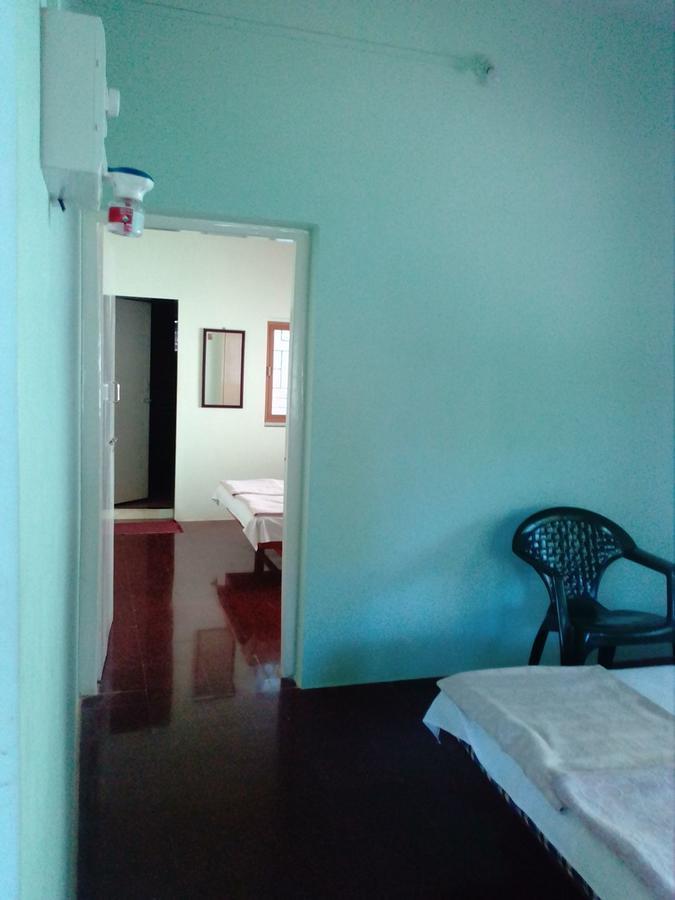 Hotel Anjali Lodge Mālvan Buitenkant foto