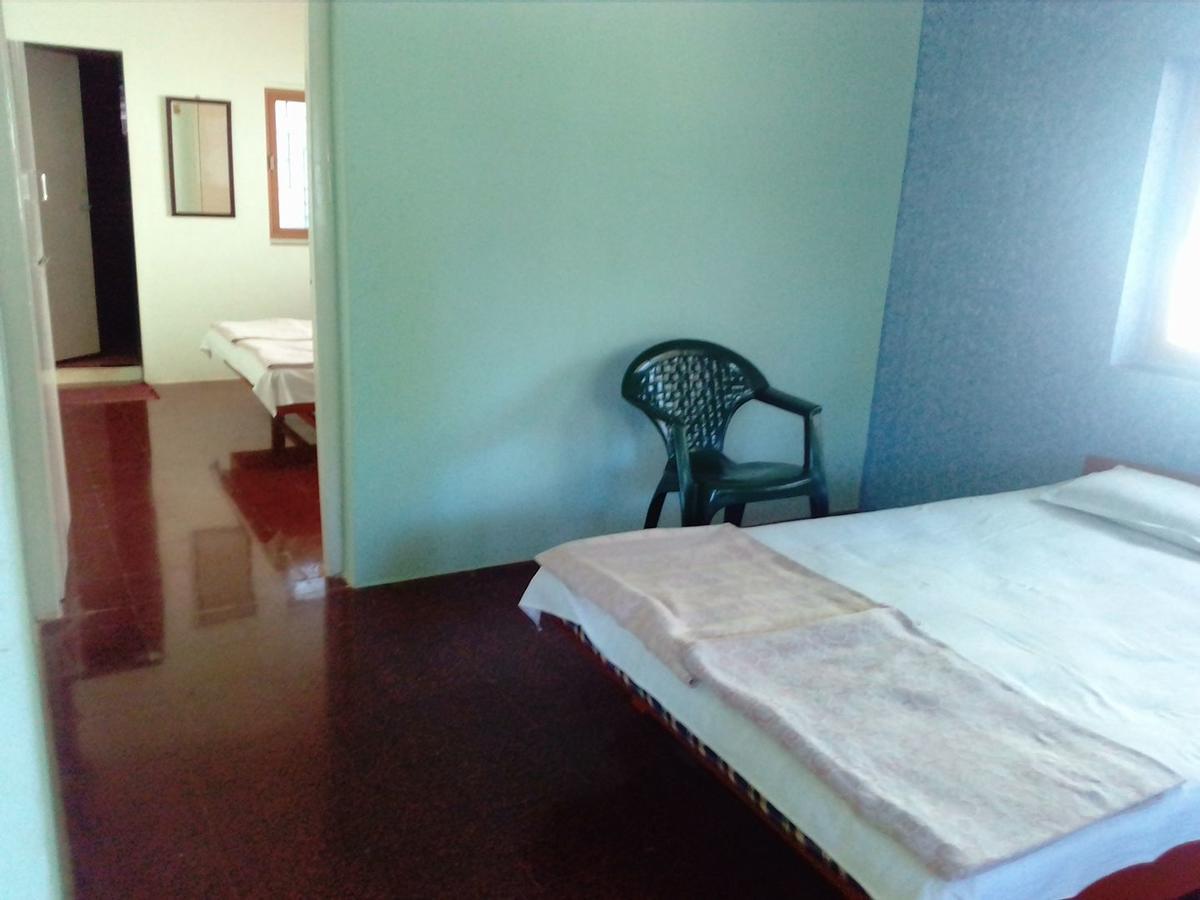 Hotel Anjali Lodge Mālvan Buitenkant foto