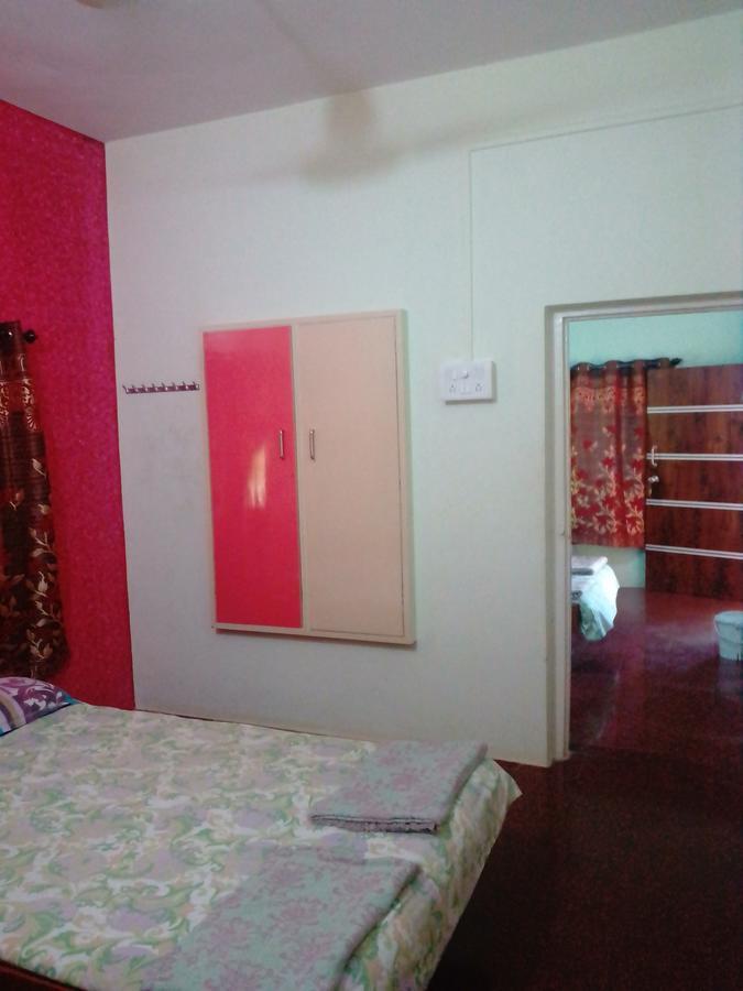 Hotel Anjali Lodge Mālvan Buitenkant foto